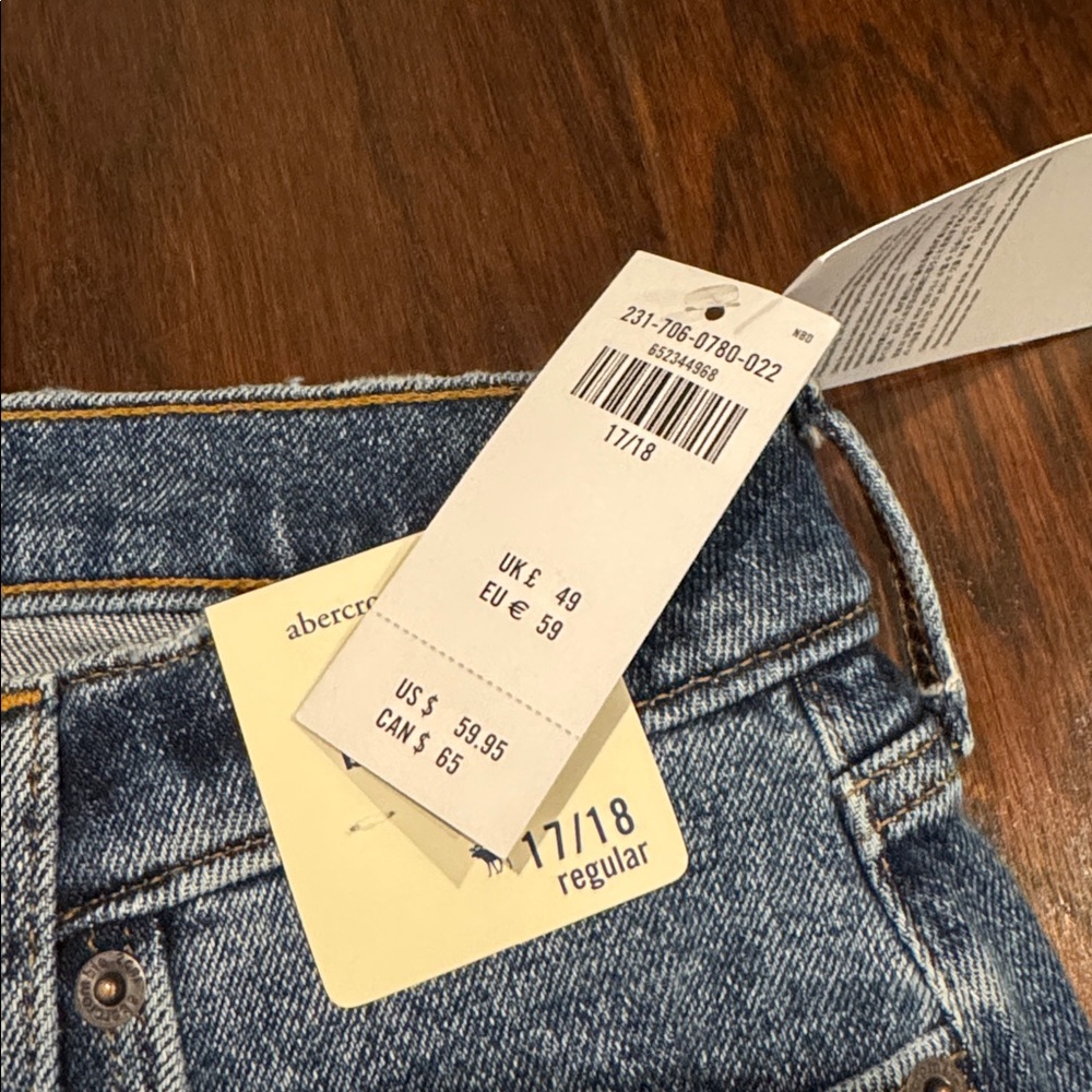 Boys 17/18 Abercrombie baggy Denim Jeans NWT - Picture 2 of 3